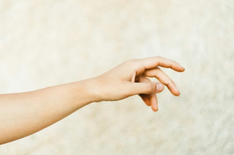 L’art du toucher : les bienfaits du massage Amma assis.